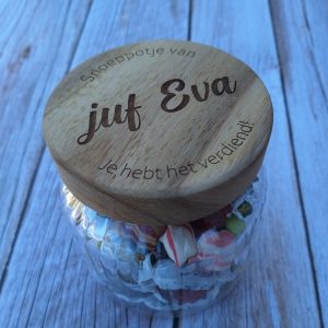 Glazen pot- snoeppotje van juf